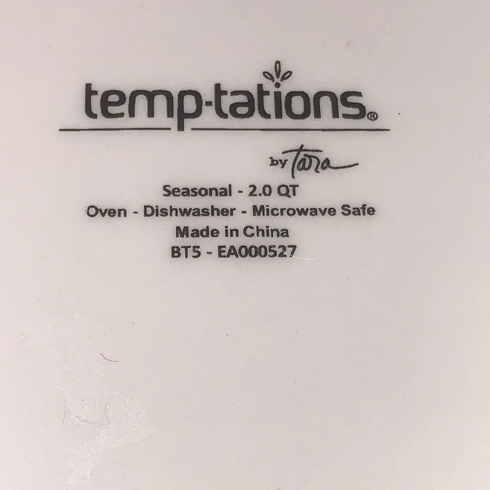 Temptations 2QT Mixing Bowl With Spout 